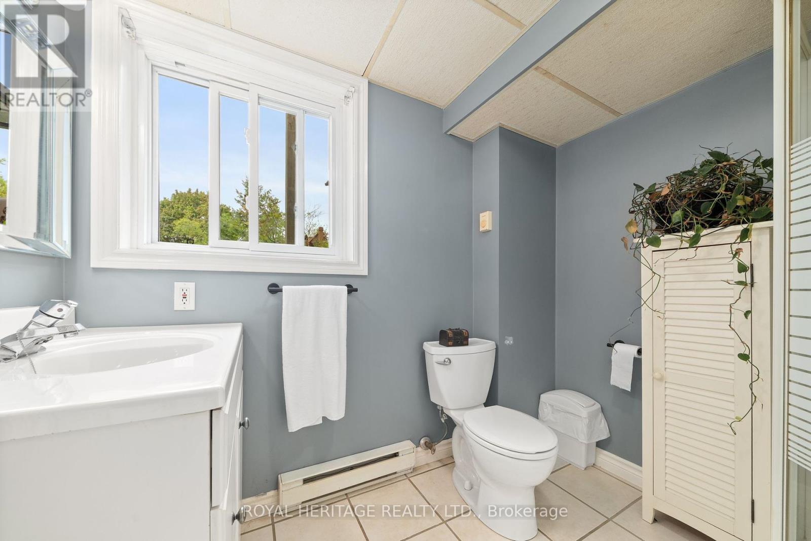 32 Glen Road, Belleville, Ontario  K8P 4G1 - Photo 26 - X12427793