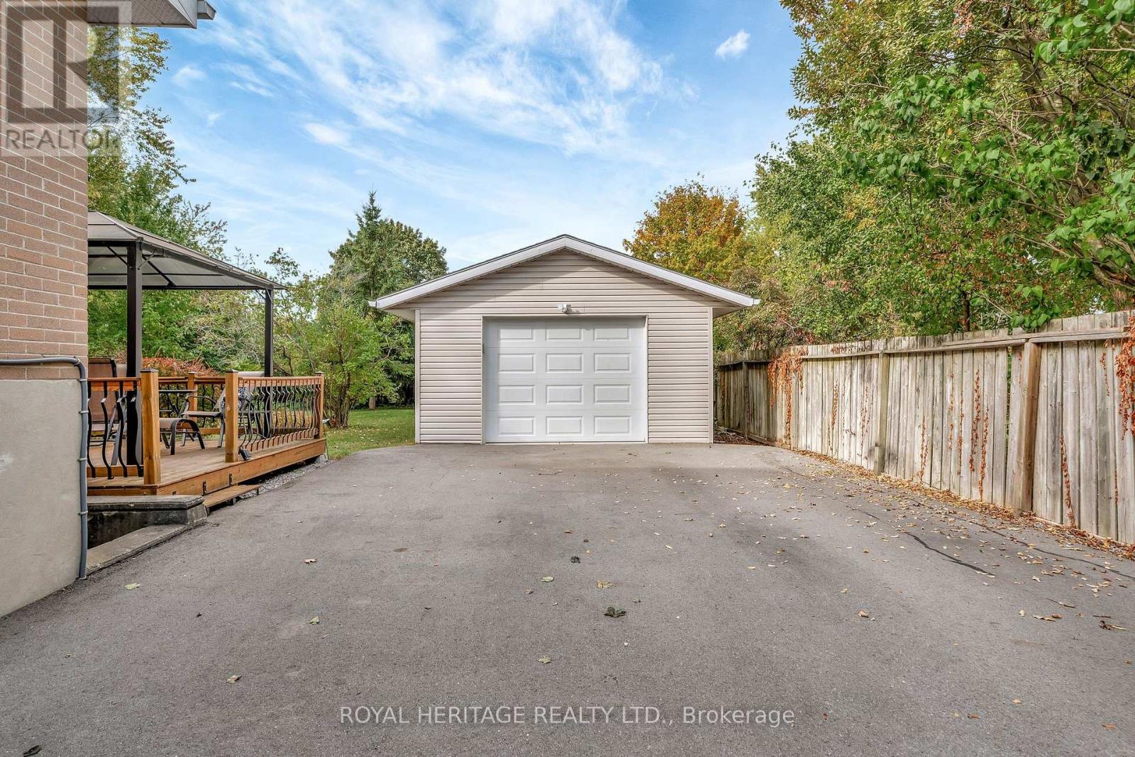 32 Glen Road, Belleville, Ontario  K8P 4G1 - Photo 30 - X12427793