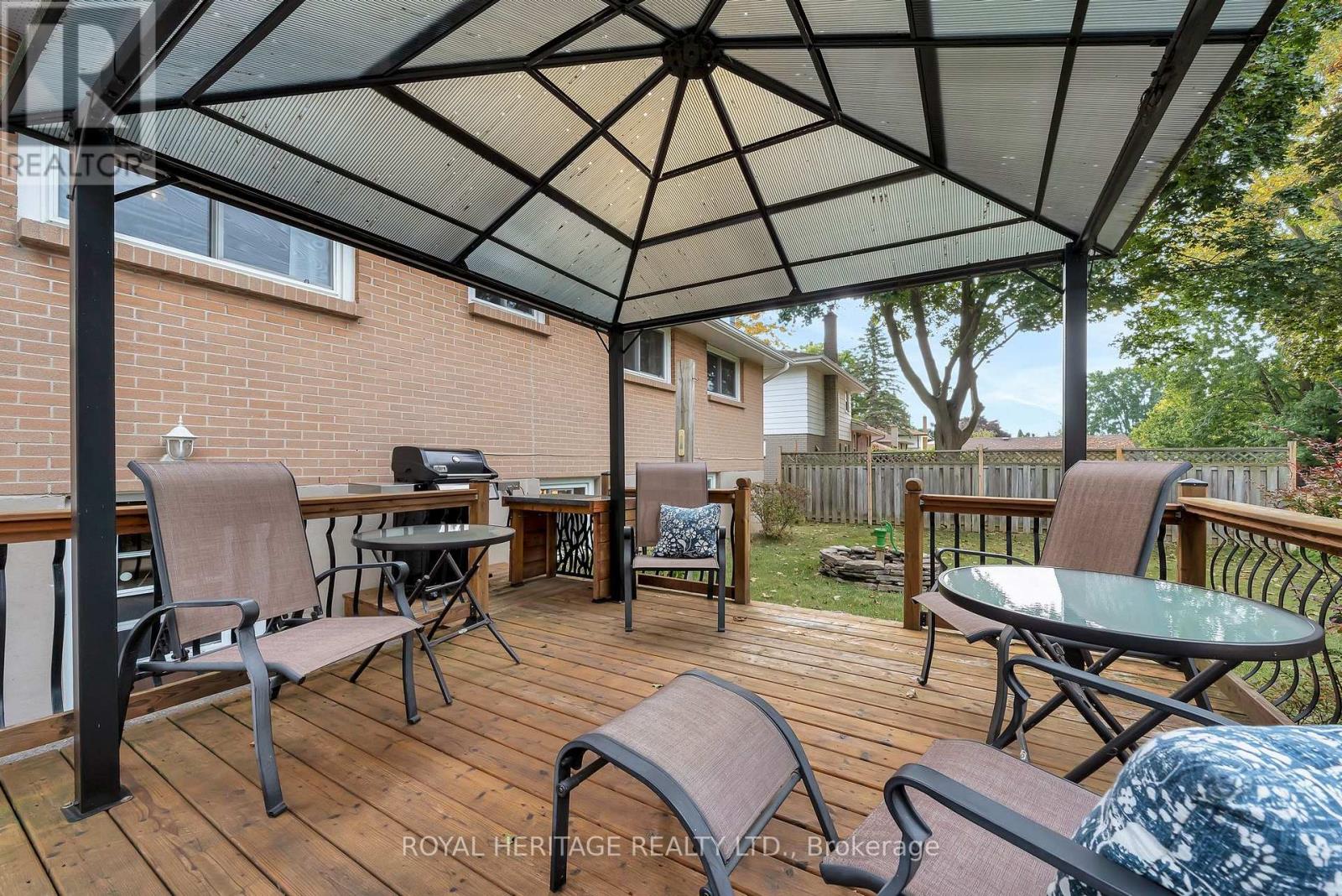 32 Glen Road, Belleville, Ontario  K8P 4G1 - Photo 31 - X12427793