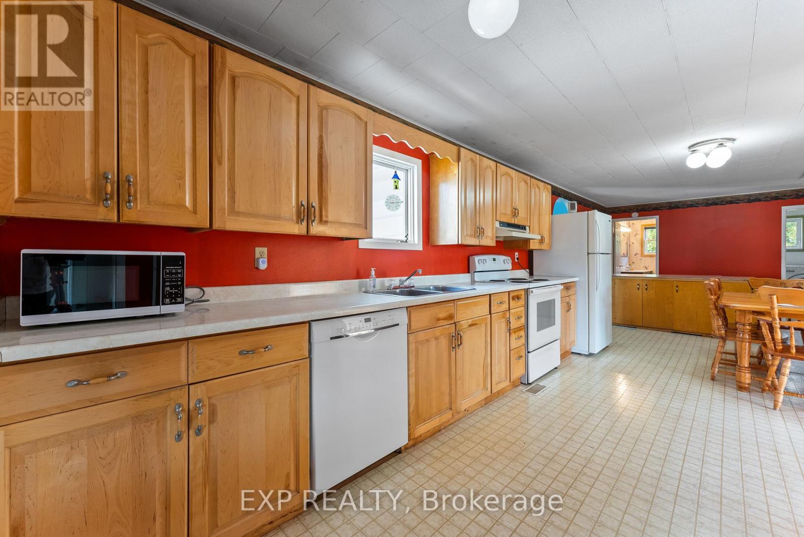 27 Belleville Road, Tyendinaga, Ontario  K0K 1X0 - Photo 8 - X12427981