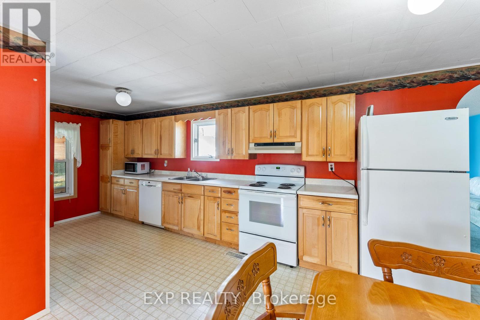 27 Belleville Road, Tyendinaga, Ontario  K0K 1X0 - Photo 9 - X12427981