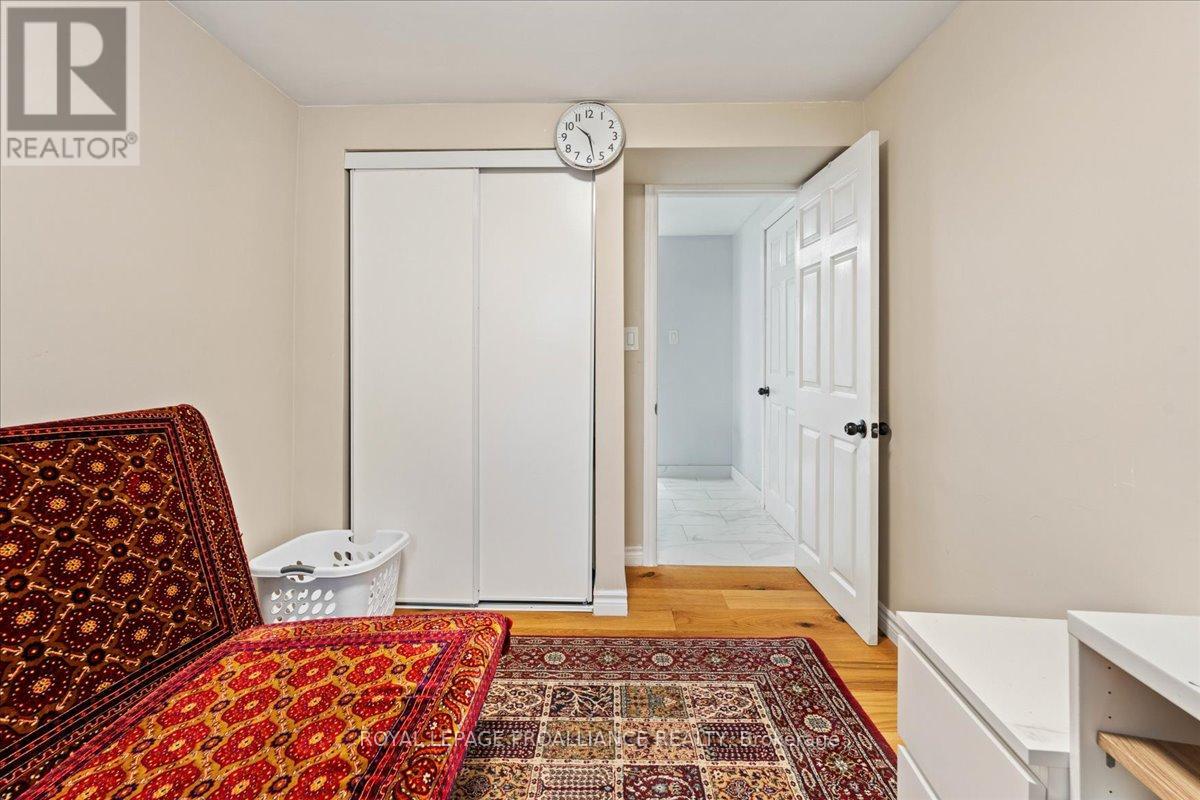 44 Meadowvale Avenue, Belleville, Ontario  K8N 2L6 - Photo 11 - X12428146