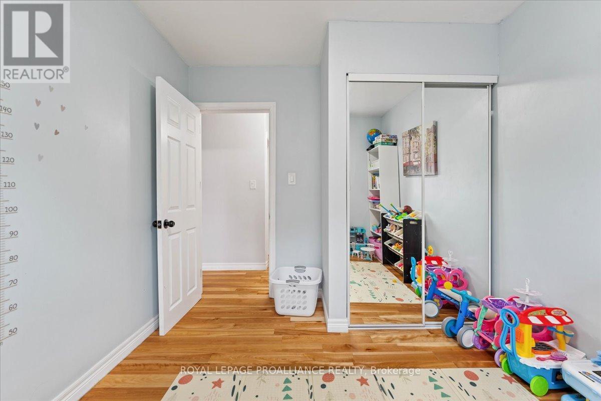 44 Meadowvale Avenue, Belleville, Ontario  K8N 2L6 - Photo 29 - X12428146