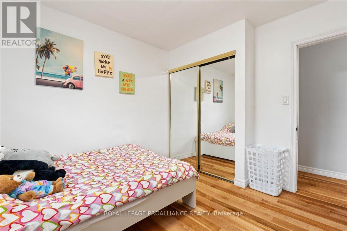 44 Meadowvale Avenue, Belleville, Ontario  K8N 2L6 - Photo 31 - X12428146
