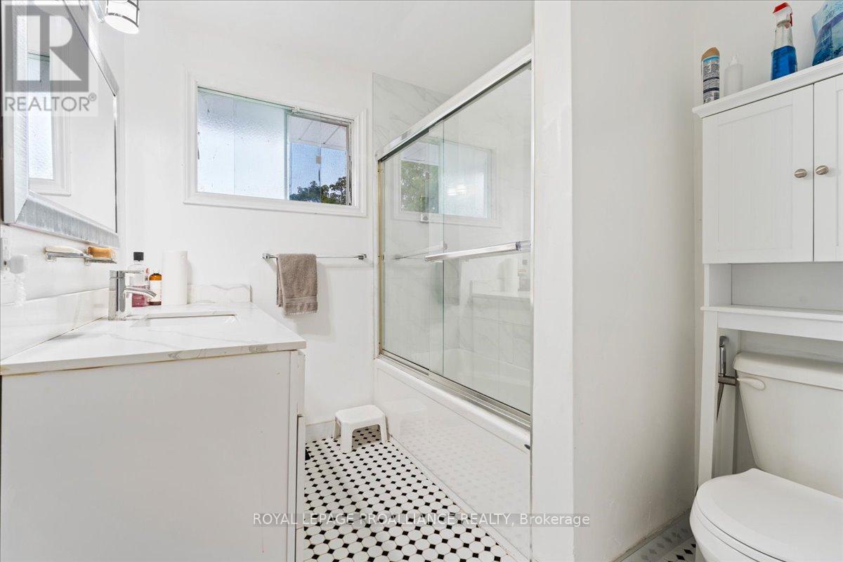 44 Meadowvale Avenue, Belleville, Ontario  K8N 2L6 - Photo 35 - X12428146