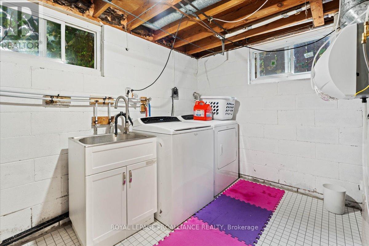 44 Meadowvale Avenue, Belleville, Ontario  K8N 2L6 - Photo 40 - X12428146
