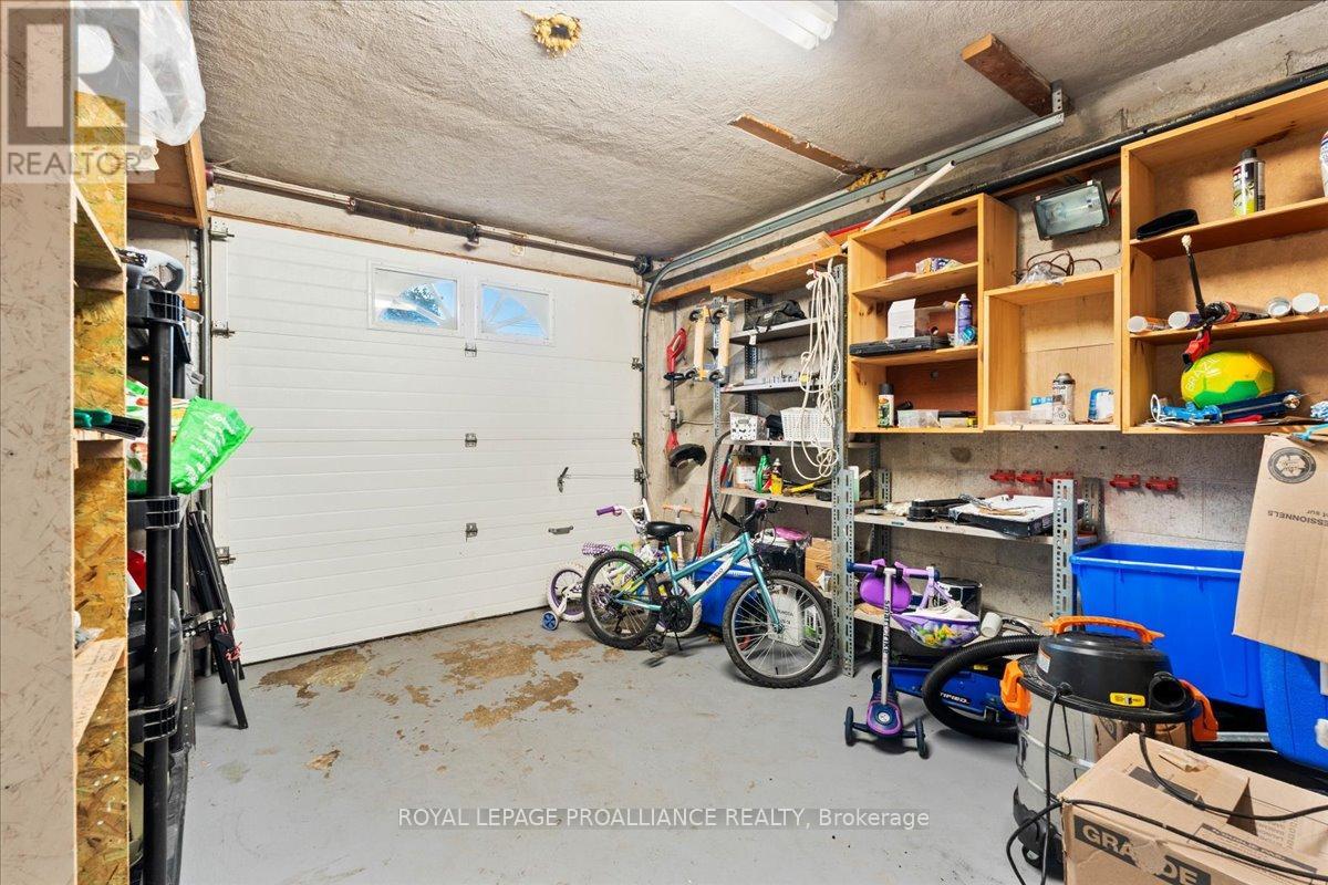 44 Meadowvale Avenue, Belleville, Ontario  K8N 2L6 - Photo 42 - X12428146