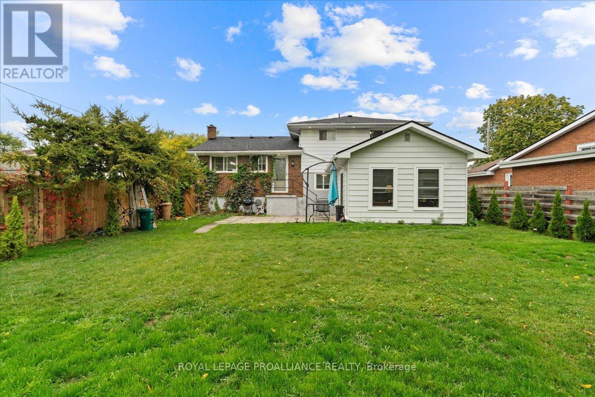 44 Meadowvale Avenue, Belleville, Ontario  K8N 2L6 - Photo 44 - X12428146