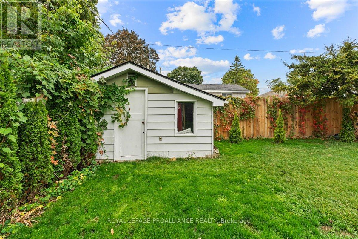 44 Meadowvale Avenue, Belleville, Ontario  K8N 2L6 - Photo 45 - X12428146