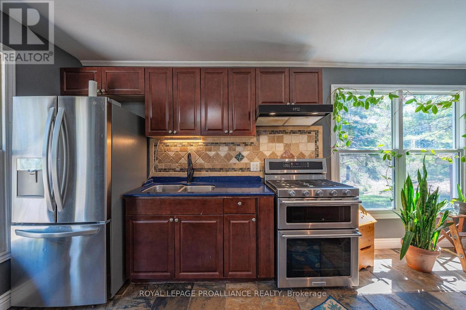 280 Presqu'ile Parkway, Brighton, Ontario  K0K 1H0 - Photo 4 - X12428240