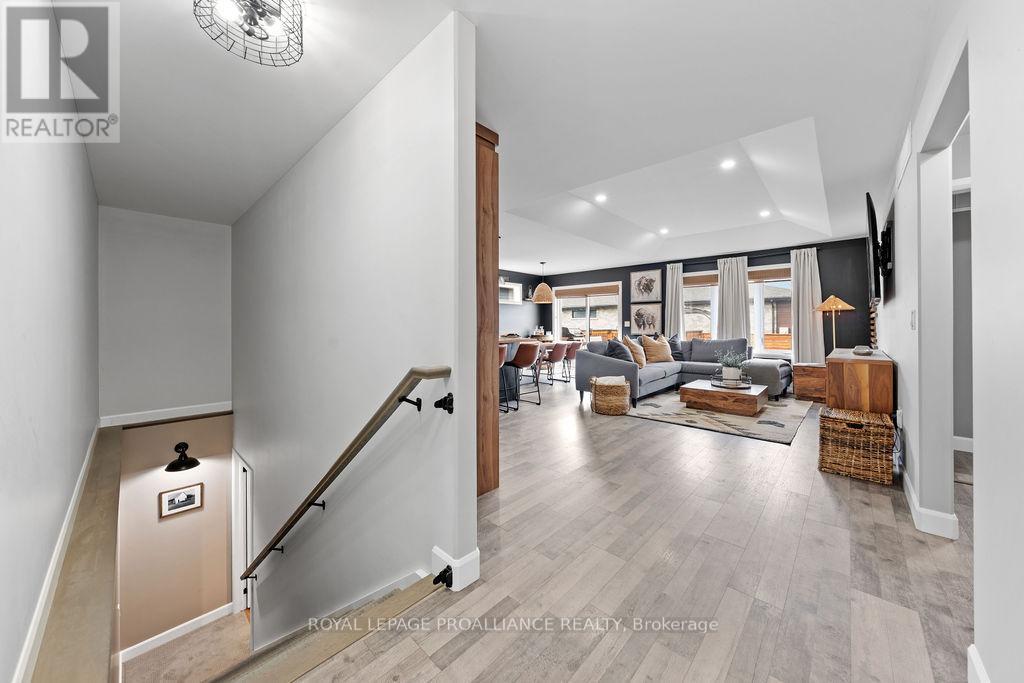 42 Lehtinen Crescent, Belleville, Ontario  K8P 0H4 - Photo 33 - X12429764