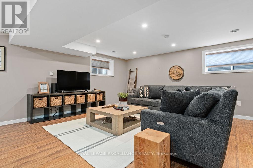 42 Lehtinen Crescent, Belleville, Ontario  K8P 0H4 - Photo 36 - X12429764