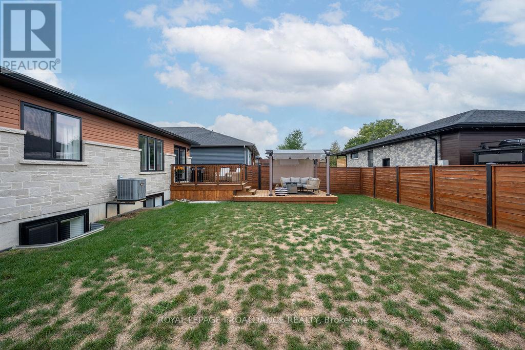 42 Lehtinen Crescent, Belleville, Ontario  K8P 0H4 - Photo 43 - X12429764