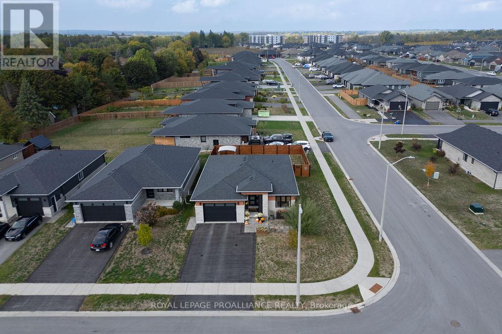 42 Lehtinen Crescent, Belleville, Ontario  K8P 0H4 - Photo 46 - X12429764