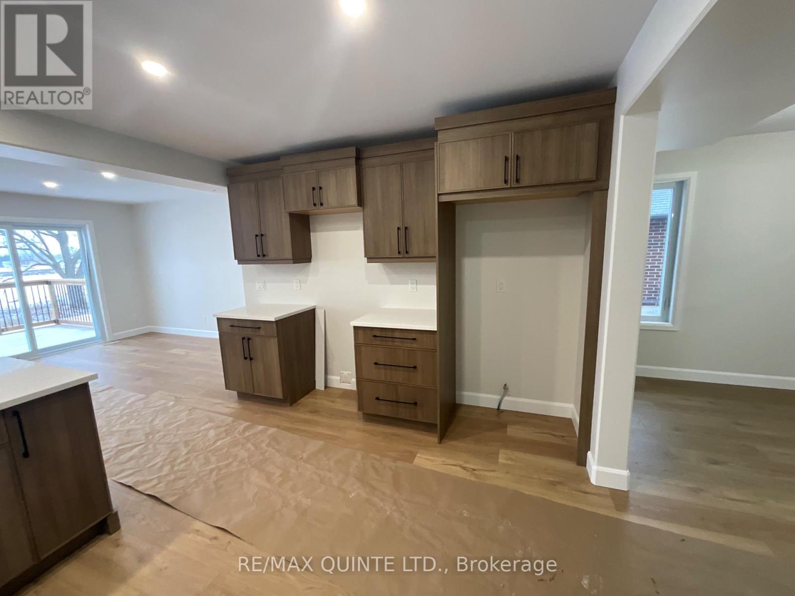 93 Raycroft Drive, Belleville, Ontario  K8N 0R5 - Photo 12 - X12430404