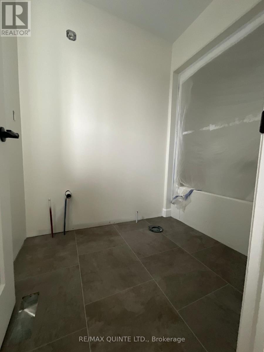 93 Raycroft Drive, Belleville, Ontario  K8N 0R5 - Photo 2 - X12430404