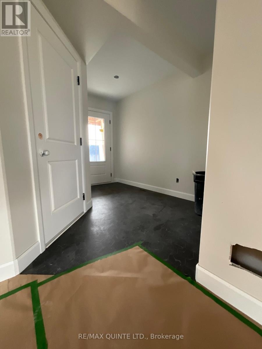 93 Raycroft Drive, Belleville, Ontario  K8N 0R5 - Photo 6 - X12430404