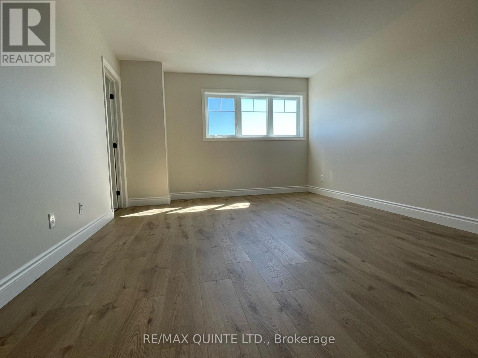 83 Raycroft Drive, Belleville, Ontario  K8N 0R5 - Photo 4 - X12430407