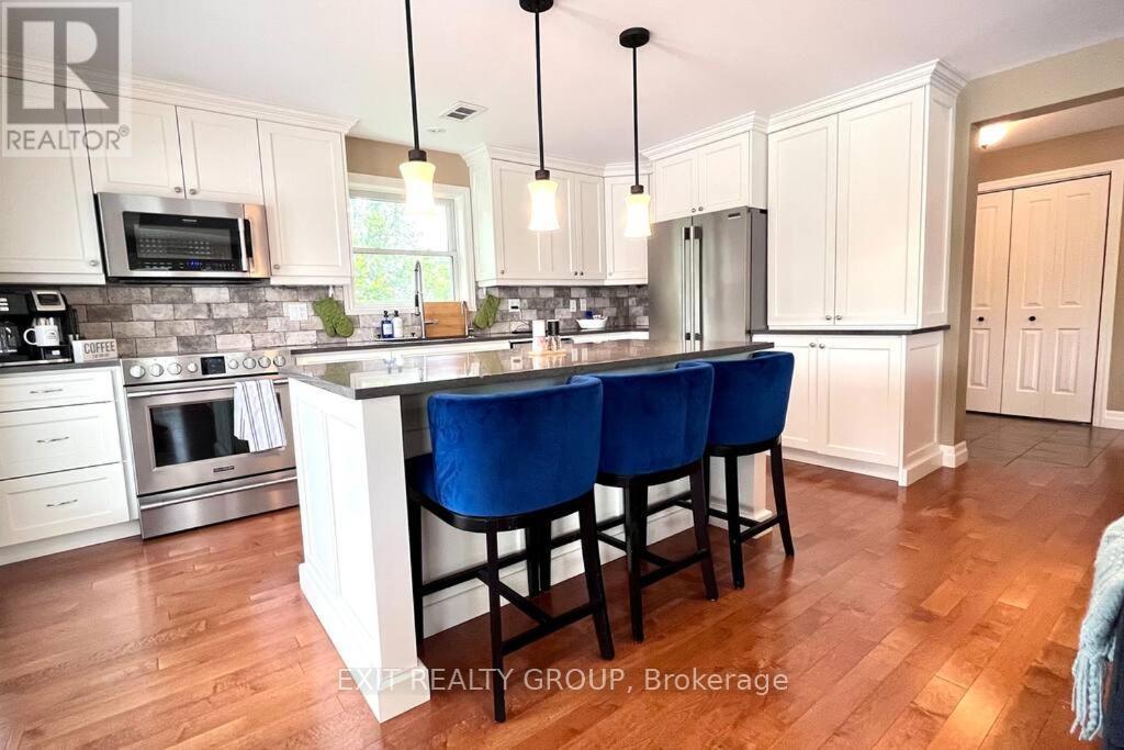 1531 Foxboro Stirling Road, Quinte West, Ontario  K0K 3E0 - Photo 7 - X12430675