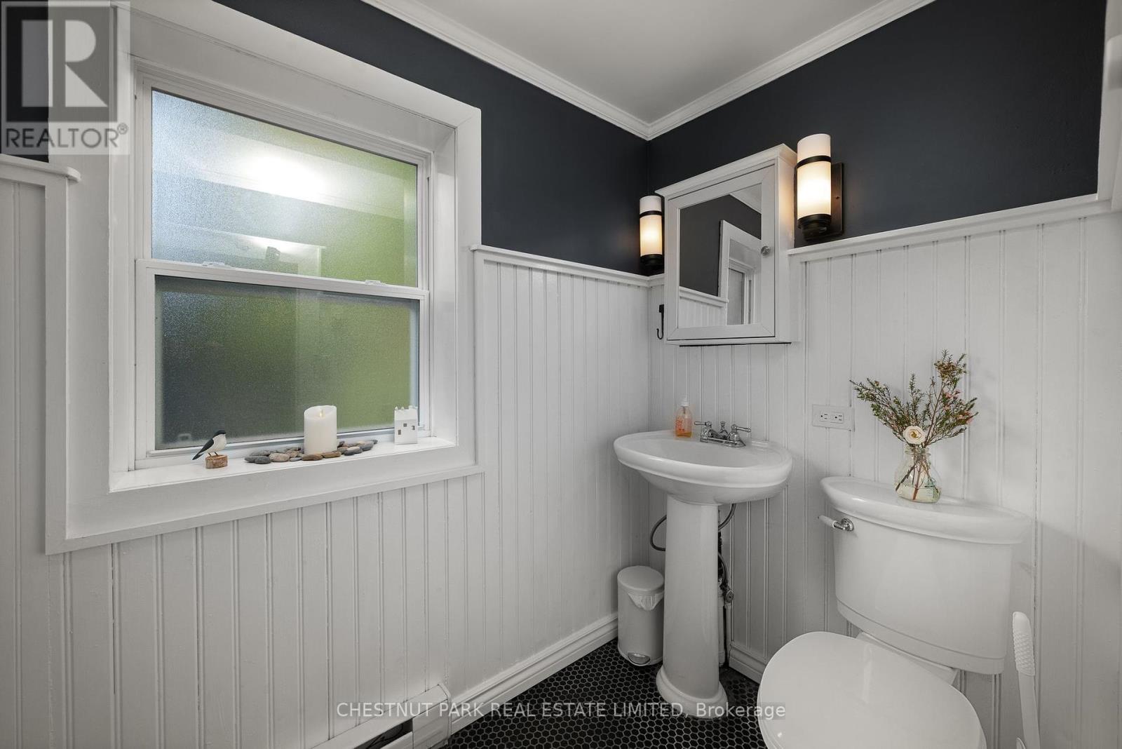 341 Main Street, Prince Edward County, Ontario  K0K 1G0 - Photo 29 - X12431426