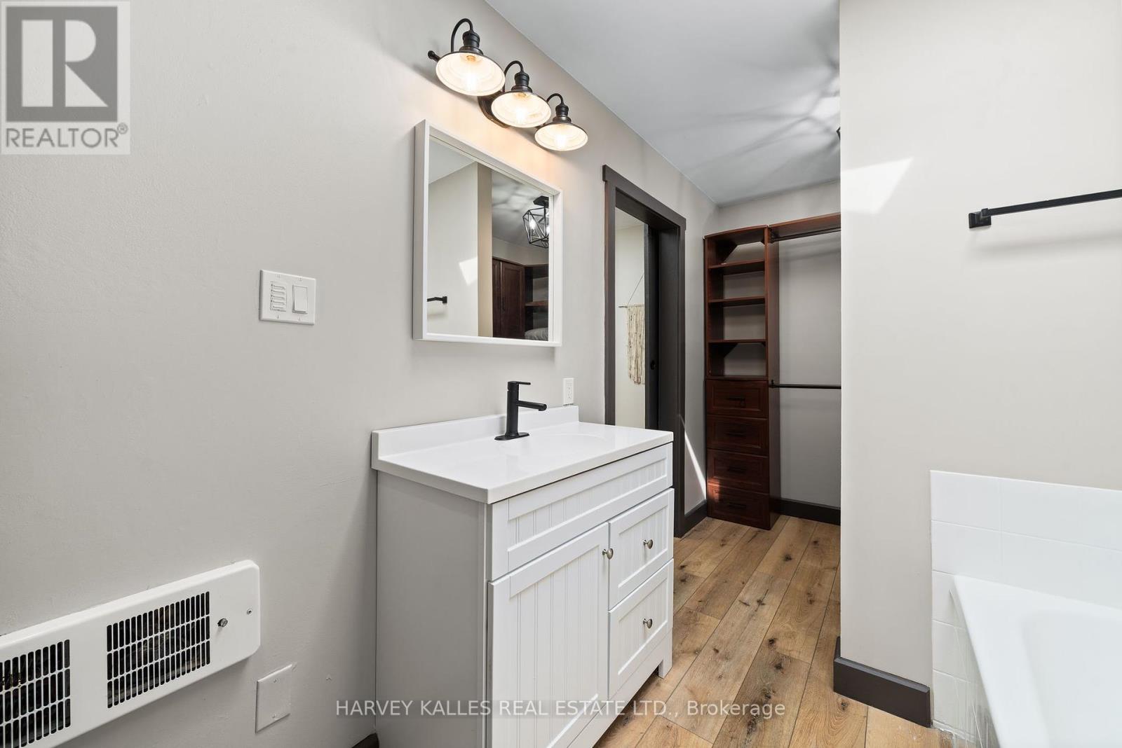 22 Demille Street, Prince Edward County, Ontario  K0K 2T0 - Photo 13 - X12432284