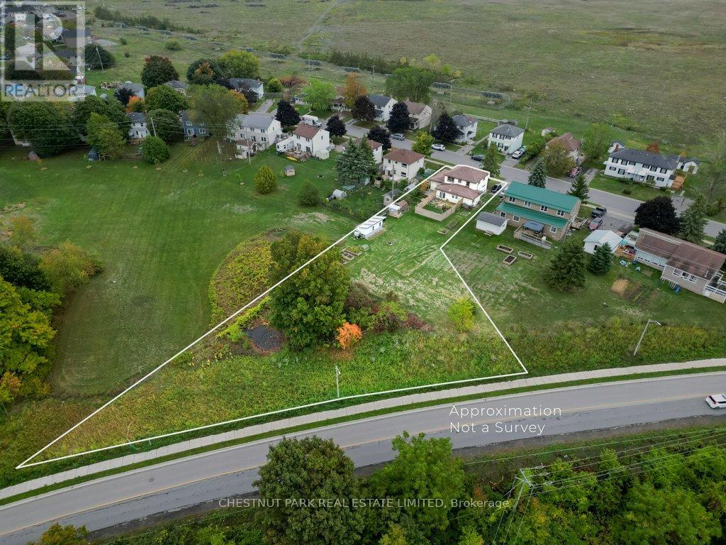 6 LONDON AVENUE, Prince Edward County, Ontario