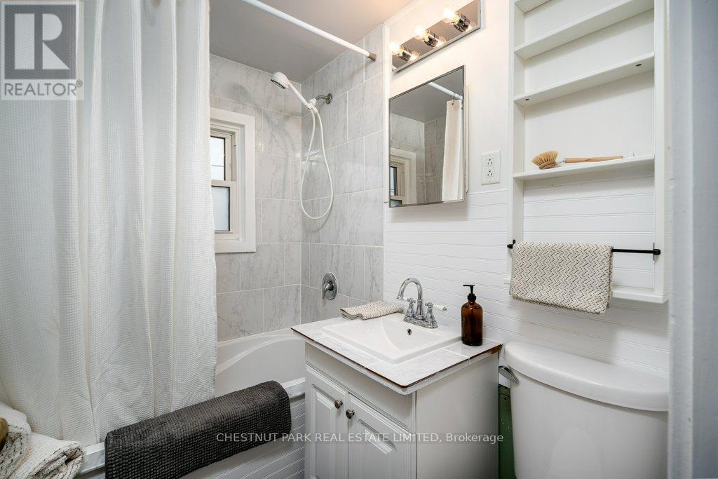 6 London Avenue, Prince Edward County, Ontario  K0K 2T0 - Photo 25 - X12432409