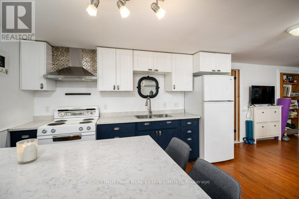 6 London Avenue, Prince Edward County, Ontario  K0K 2T0 - Photo 29 - X12432409