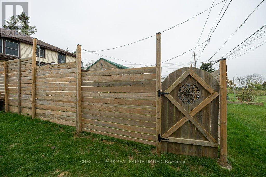6 London Avenue, Prince Edward County, Ontario  K0K 2T0 - Photo 43 - X12432409