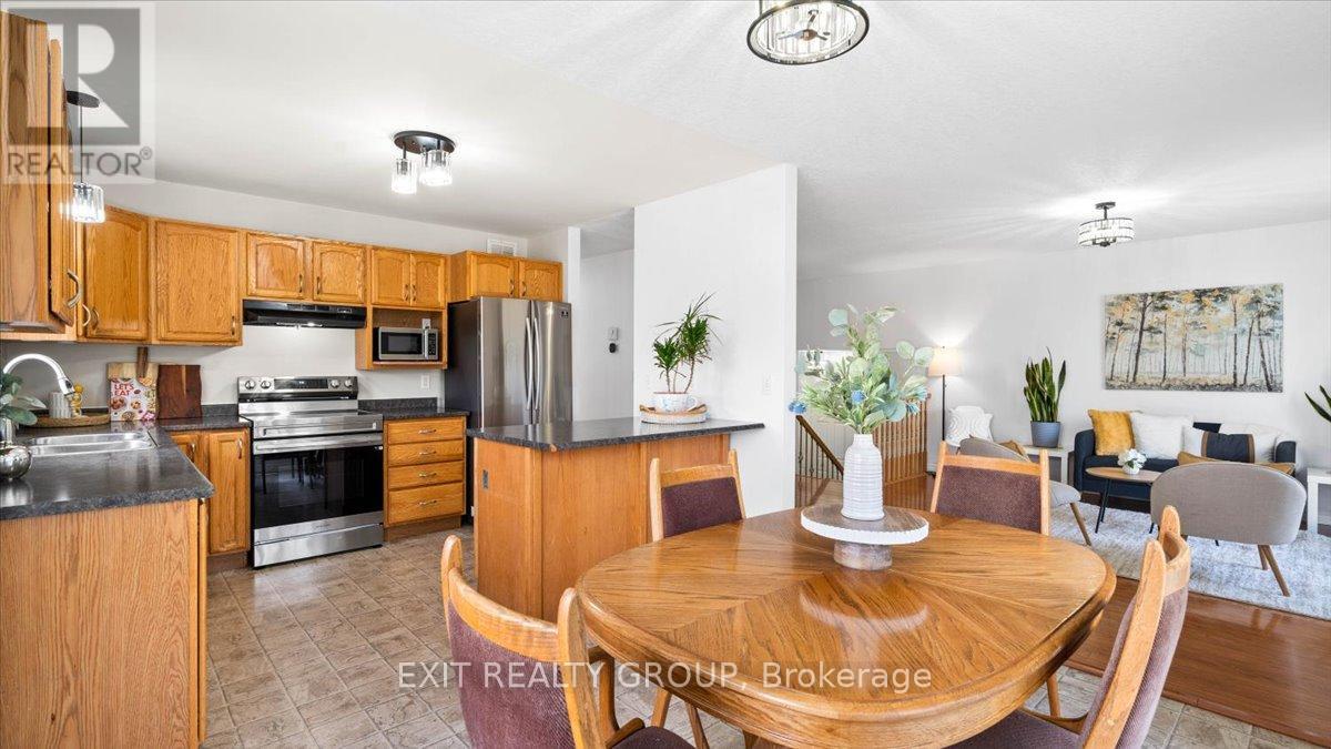 323 Mapleview Road, Quinte West, Ontario  K0K 2C0 - Photo 11 - X12432701