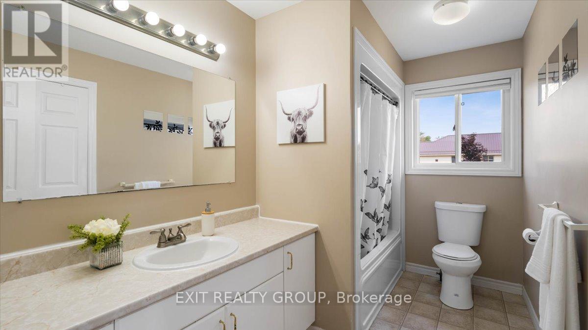 323 Mapleview Road, Quinte West, Ontario  K0K 2C0 - Photo 21 - X12432701