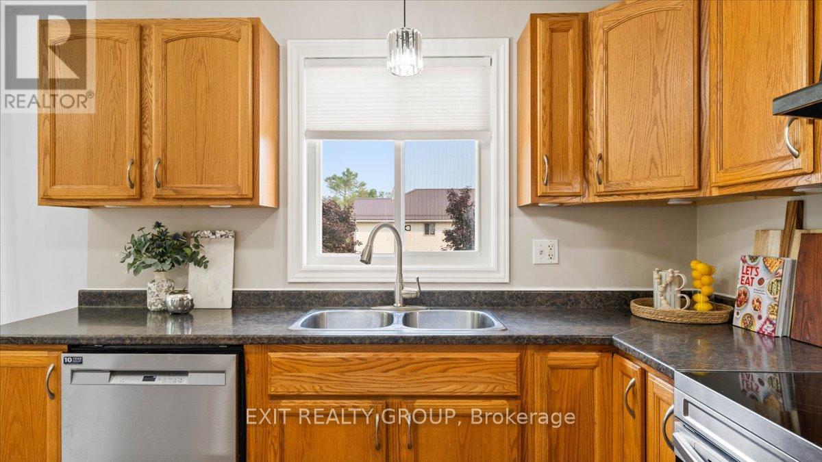 323 Mapleview Road, Quinte West, Ontario  K0K 2C0 - Photo 9 - X12432701