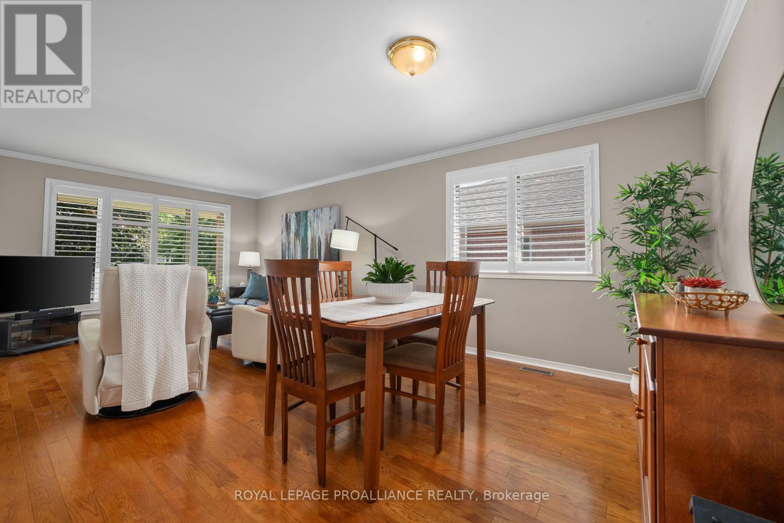36 Oak Ridge Boulevard, Belleville, Ontario  K8N 5W1 - Photo 11 - X12434040