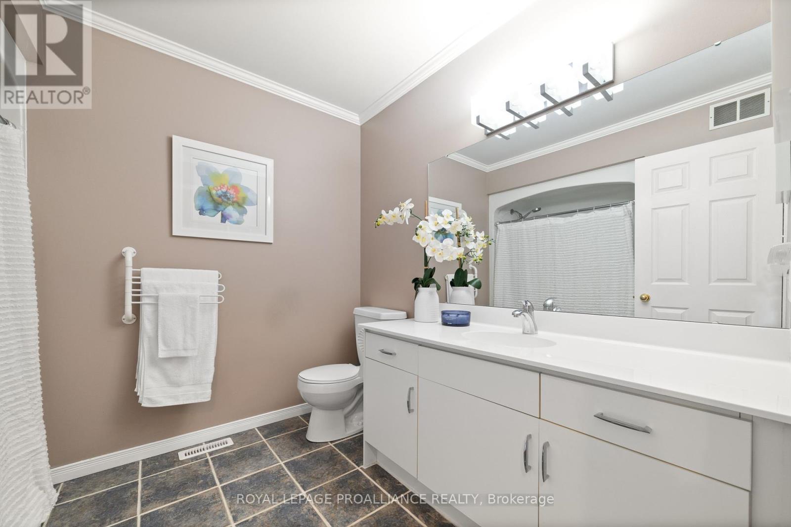36 Oak Ridge Boulevard, Belleville, Ontario  K8N 5W1 - Photo 24 - X12434040