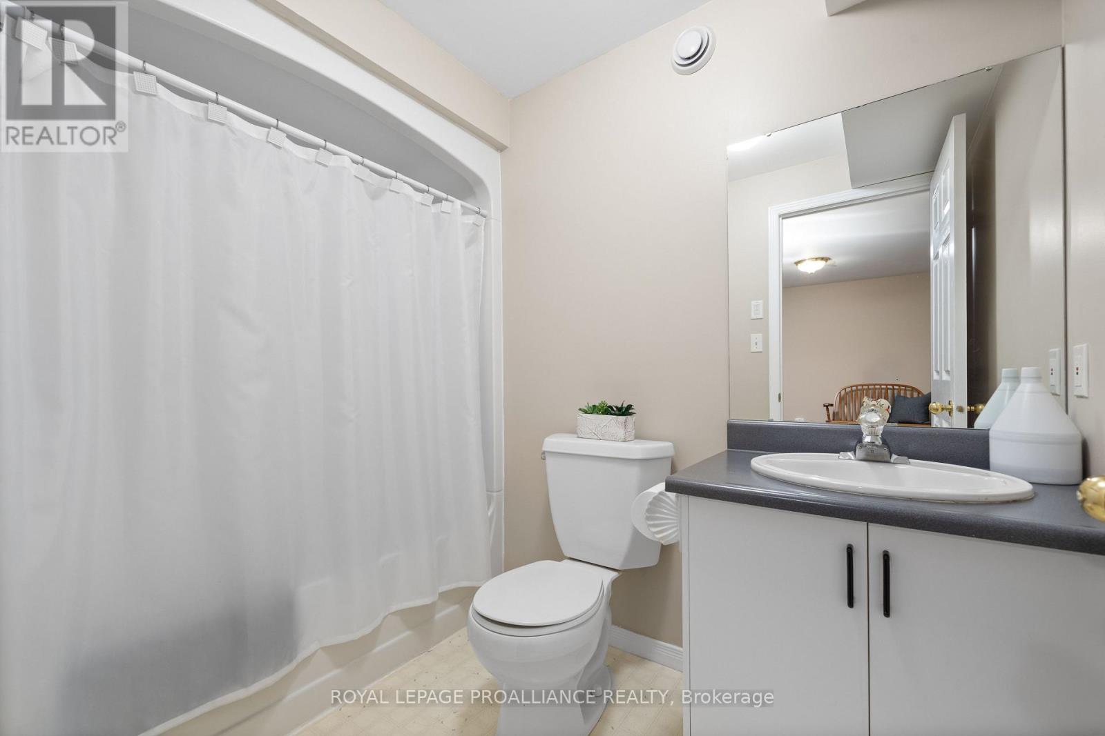 36 Oak Ridge Boulevard, Belleville, Ontario  K8N 5W1 - Photo 33 - X12434040