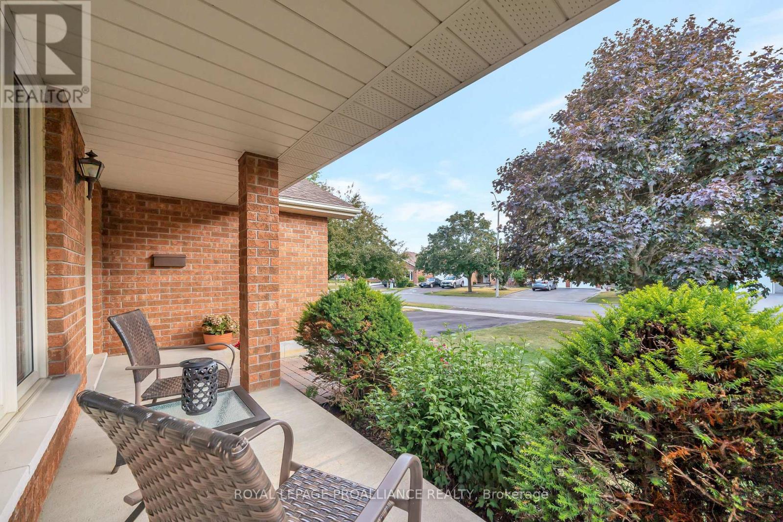 36 Oak Ridge Boulevard, Belleville, Ontario  K8N 5W1 - Photo 4 - X12434040