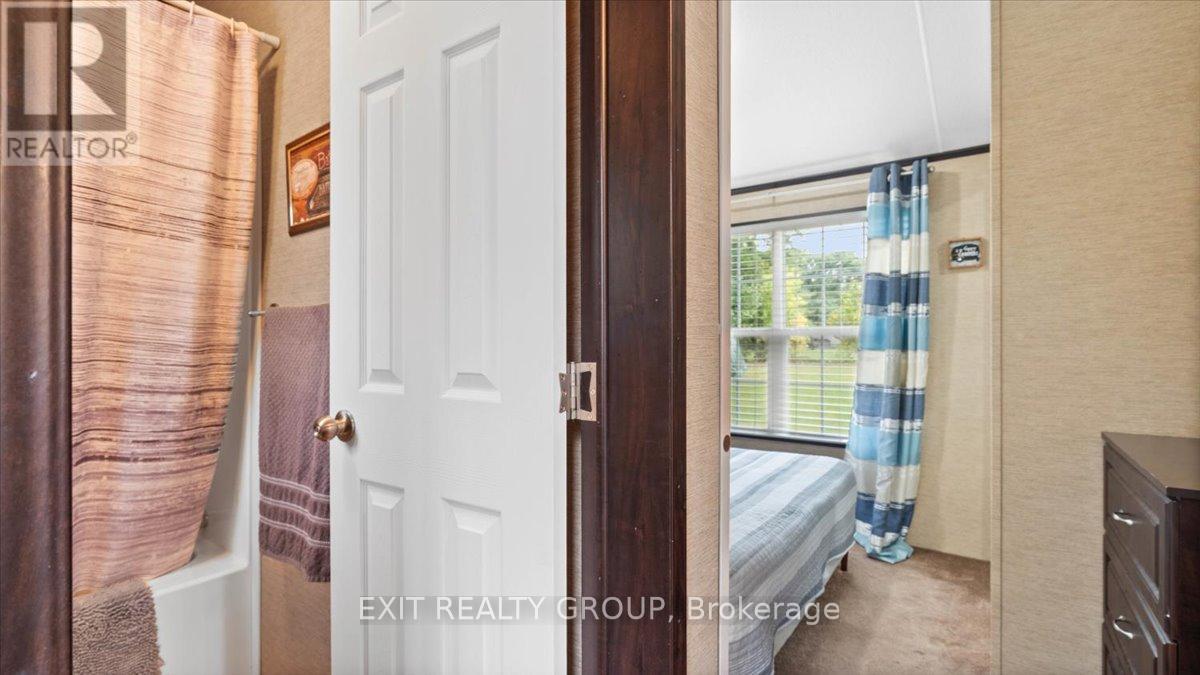 57 Cooke Lane, Quinte West, Ontario  K0K 2C0 - Photo 22 - X12435098