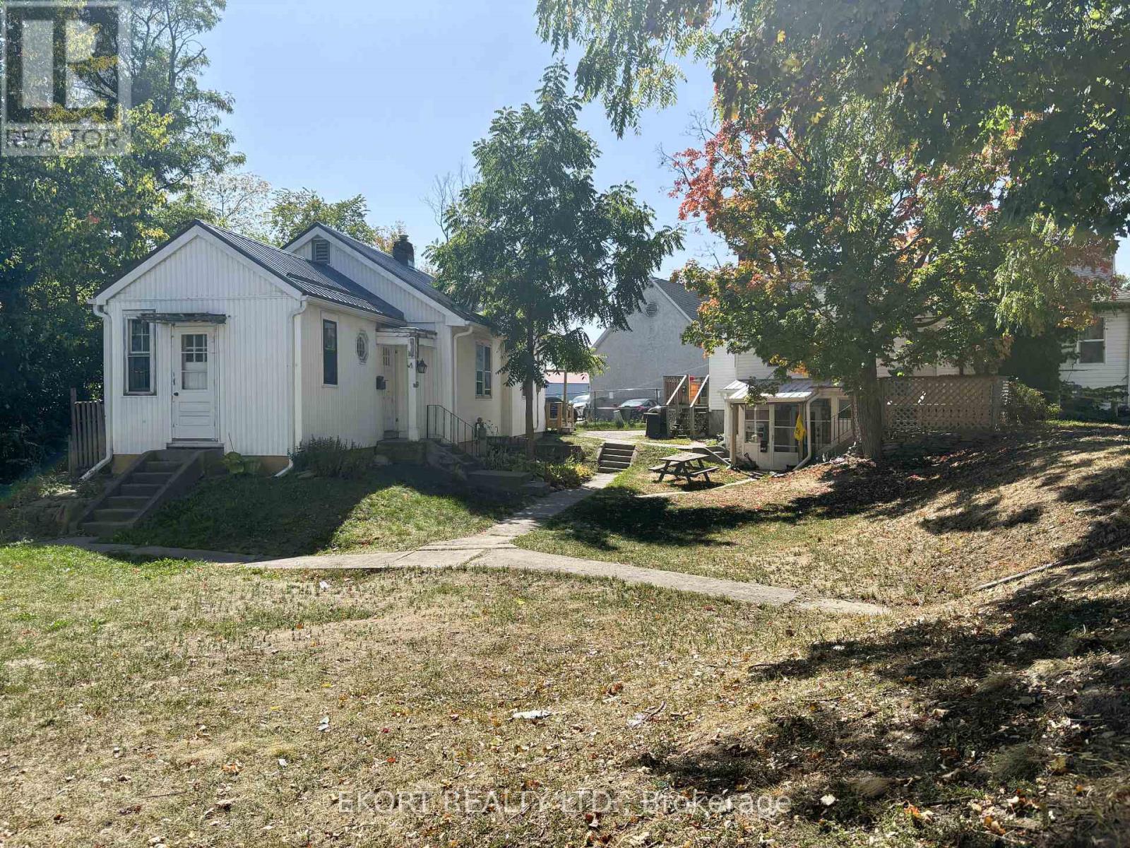 17-23 Moira Street W, Belleville, Ontario  K8P 1S1 - Photo 2 - X12436120