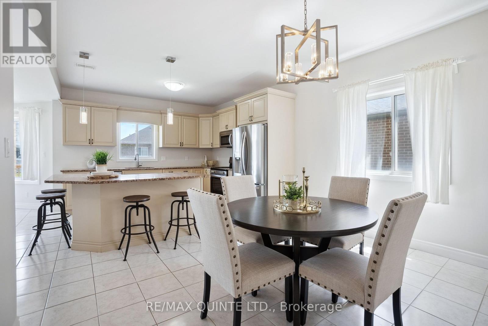 91 Hampton Ridge Drive E, Belleville, Ontario  K8N 0E6 - Photo 16 - X12436749