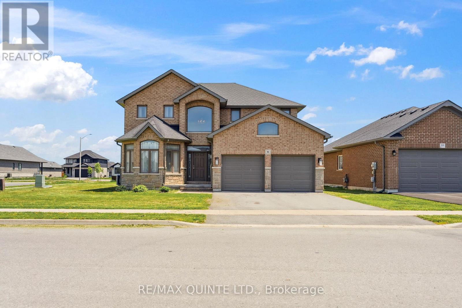 91 Hampton Ridge Drive E, Belleville, Ontario  K8N 0E6 - Photo 2 - X12436749