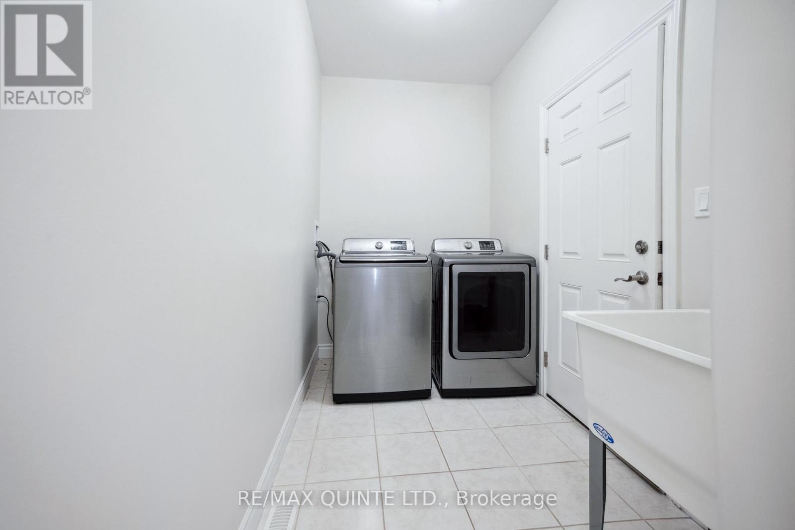 91 Hampton Ridge Drive E, Belleville, Ontario  K8N 0E6 - Photo 22 - X12436749