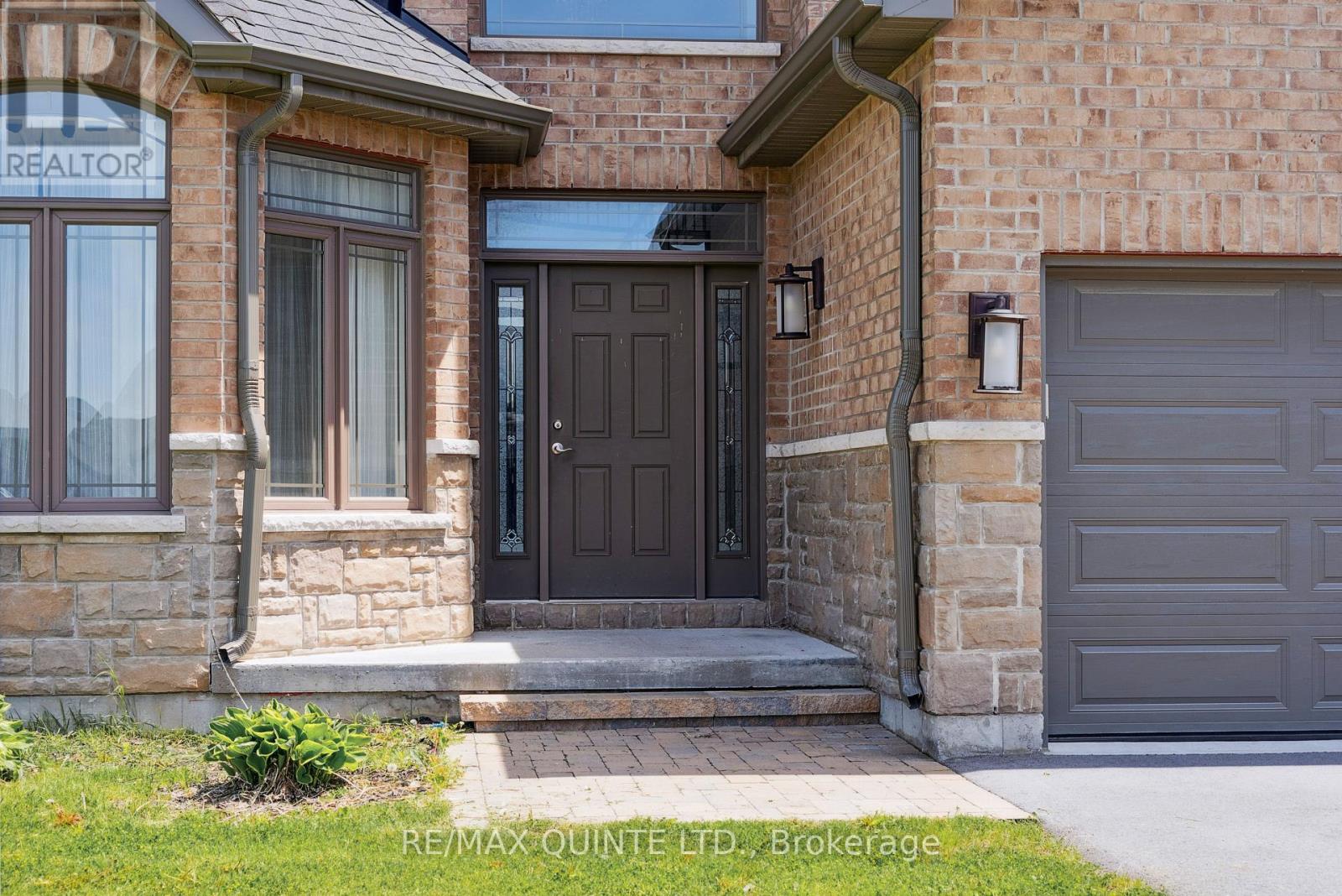 91 Hampton Ridge Drive E, Belleville, Ontario  K8N 0E6 - Photo 3 - X12436749