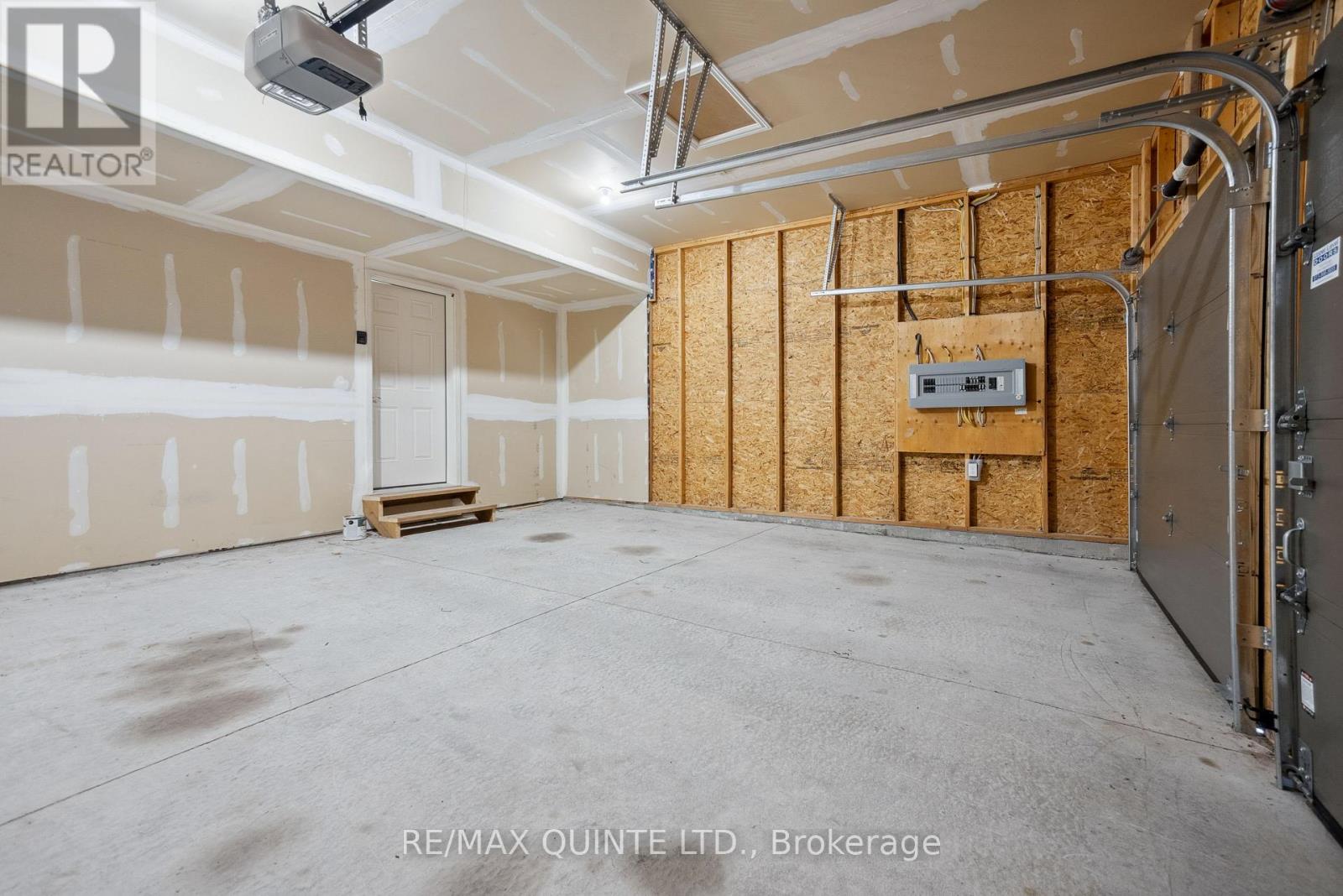 91 Hampton Ridge Drive E, Belleville, Ontario  K8N 0E6 - Photo 40 - X12436749