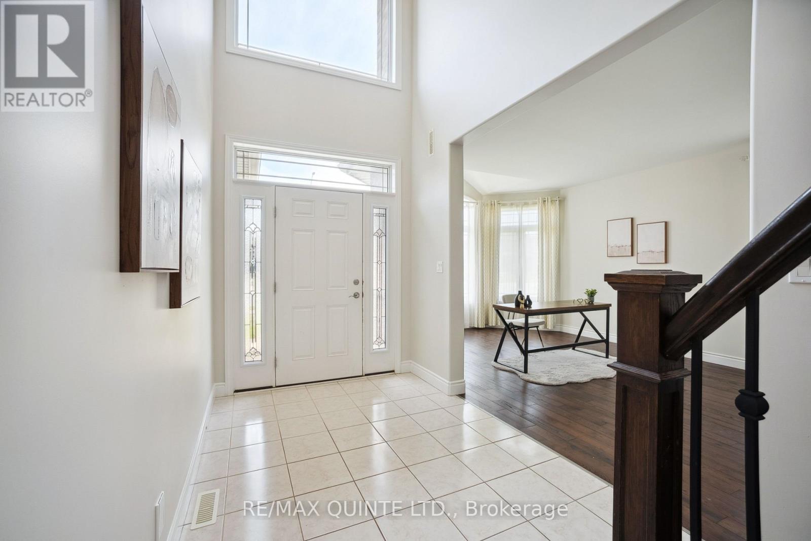91 Hampton Ridge Drive E, Belleville, Ontario  K8N 0E6 - Photo 5 - X12436749