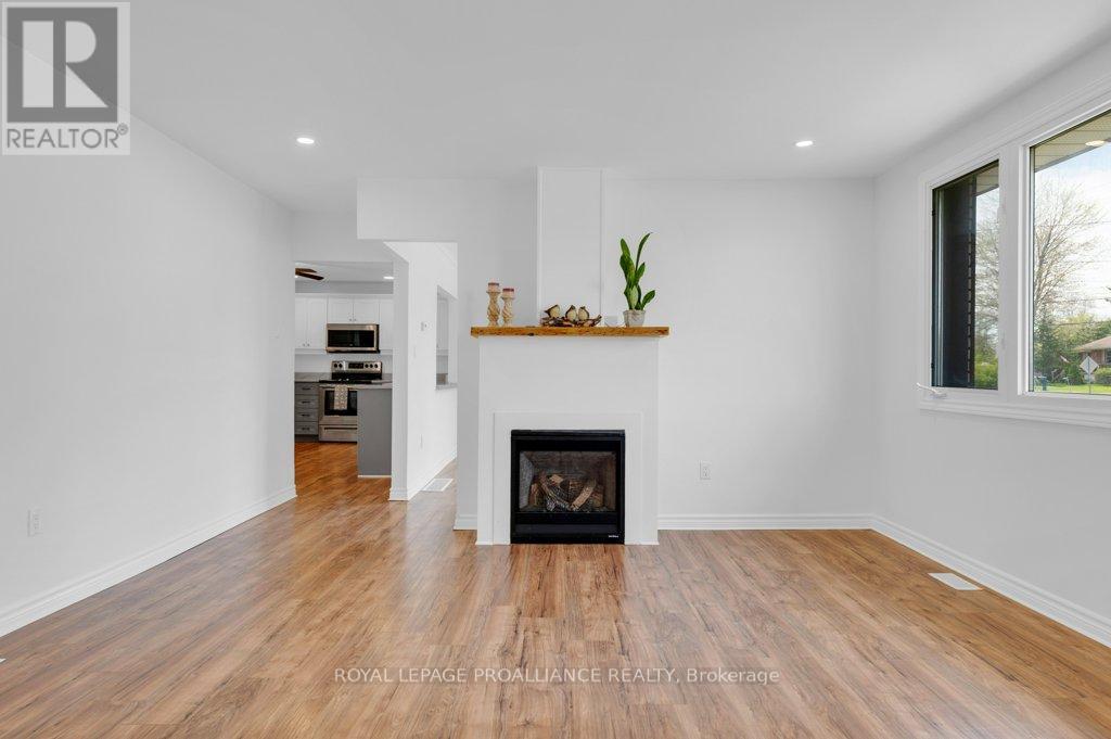 22227 Loyalist Parkway, Quinte West, Ontario  K0K 1L0 - Photo 20 - X12436920