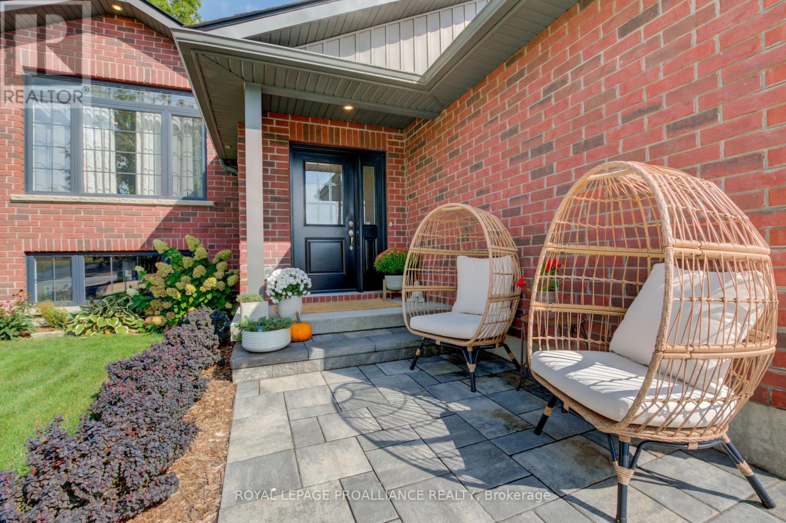 6 Lawrence Avenue, Brighton, Ontario  K0K 1H0 - Photo 5 - X12437567