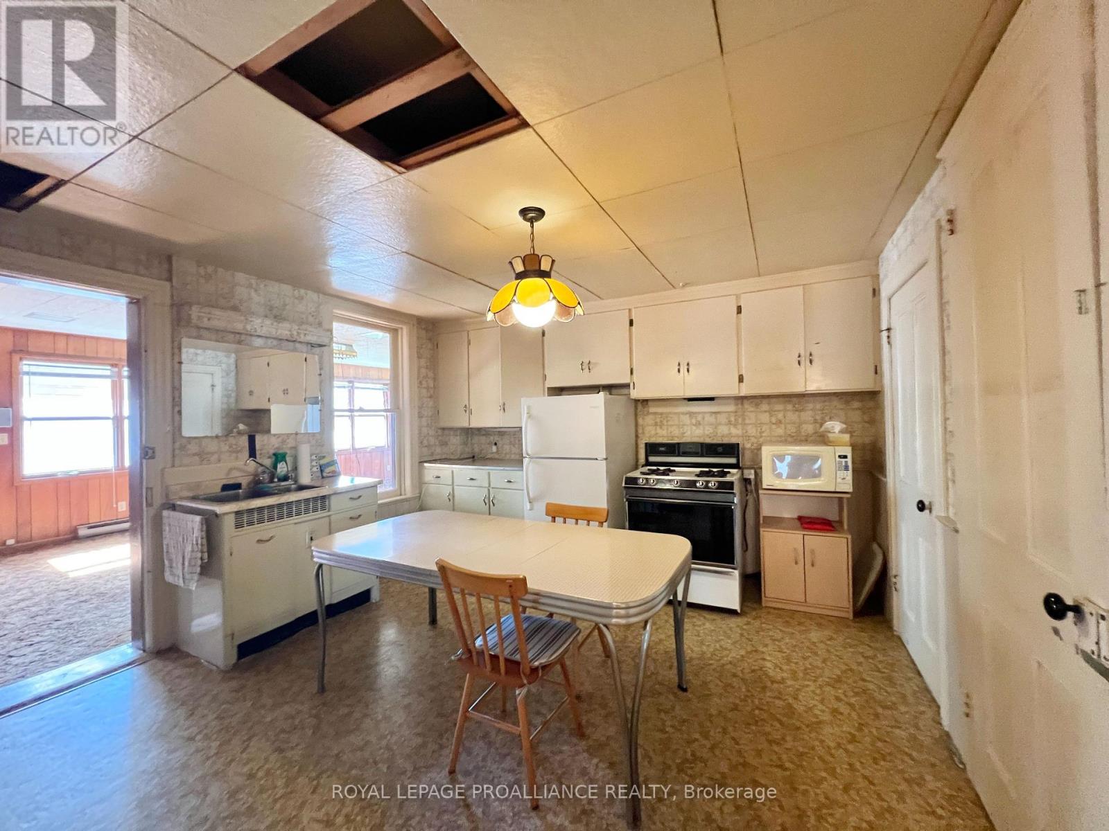 282 George Street, Belleville, Ontario  K8N 3H9 - Photo 11 - X12437628