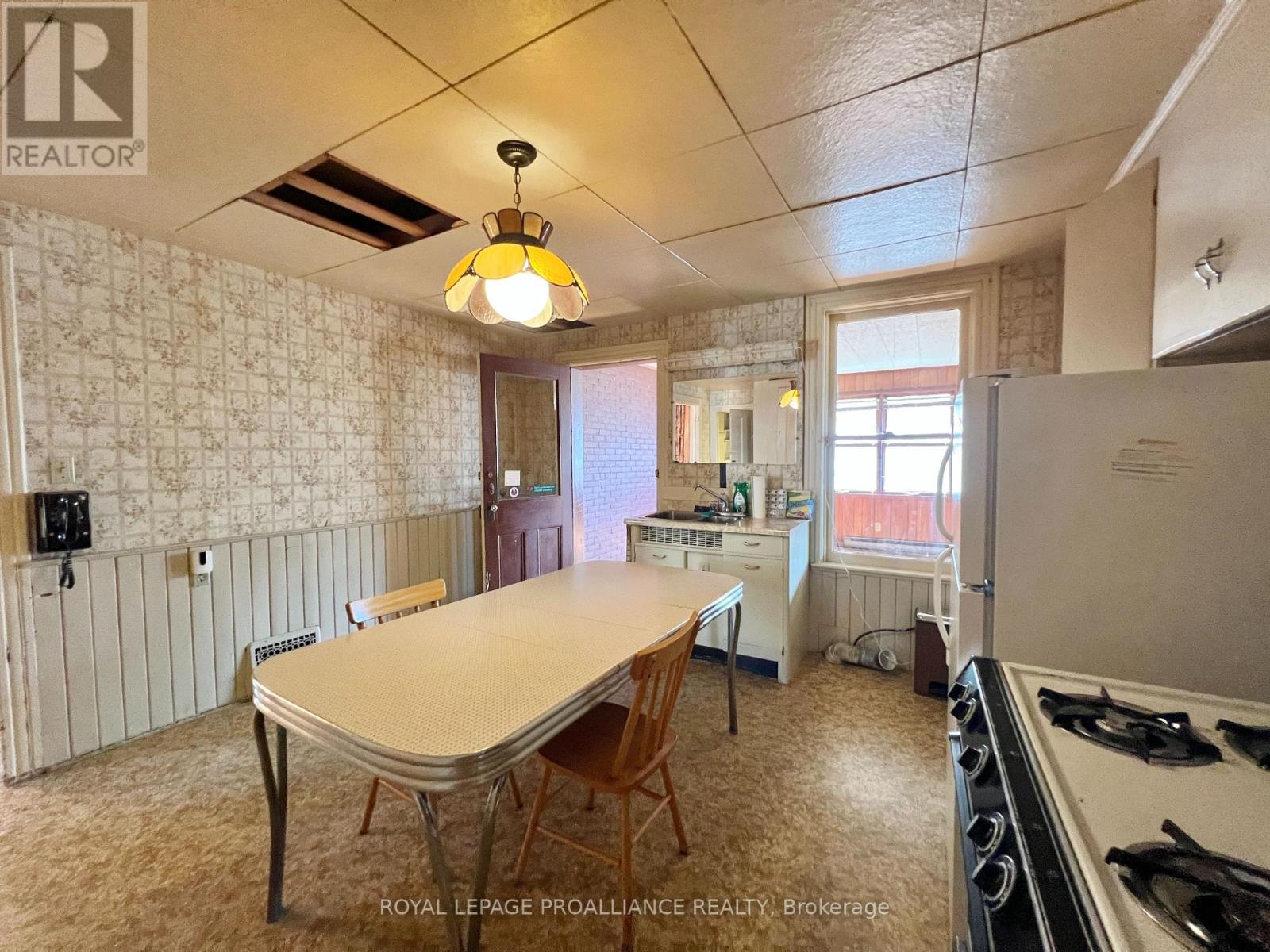 282 George Street, Belleville, Ontario  K8N 3H9 - Photo 12 - X12437628