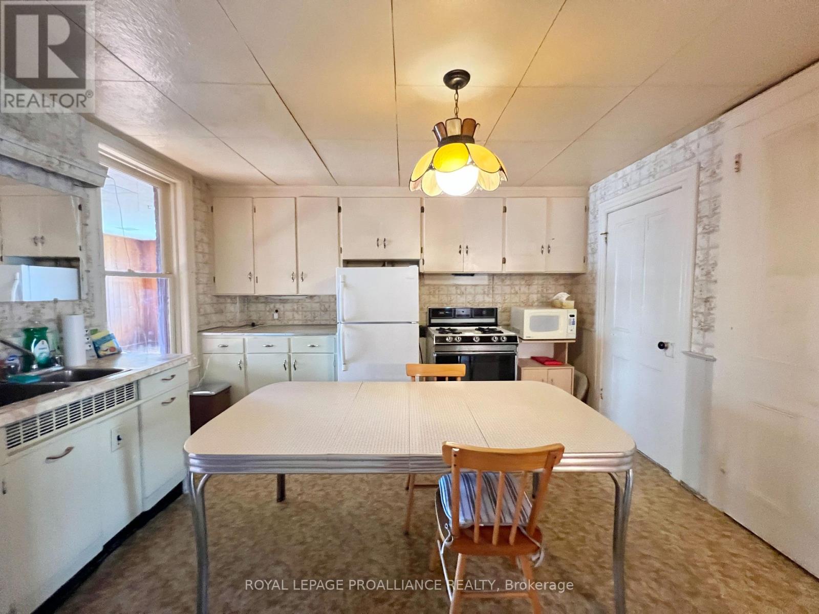 282 George Street, Belleville, Ontario  K8N 3H9 - Photo 13 - X12437628