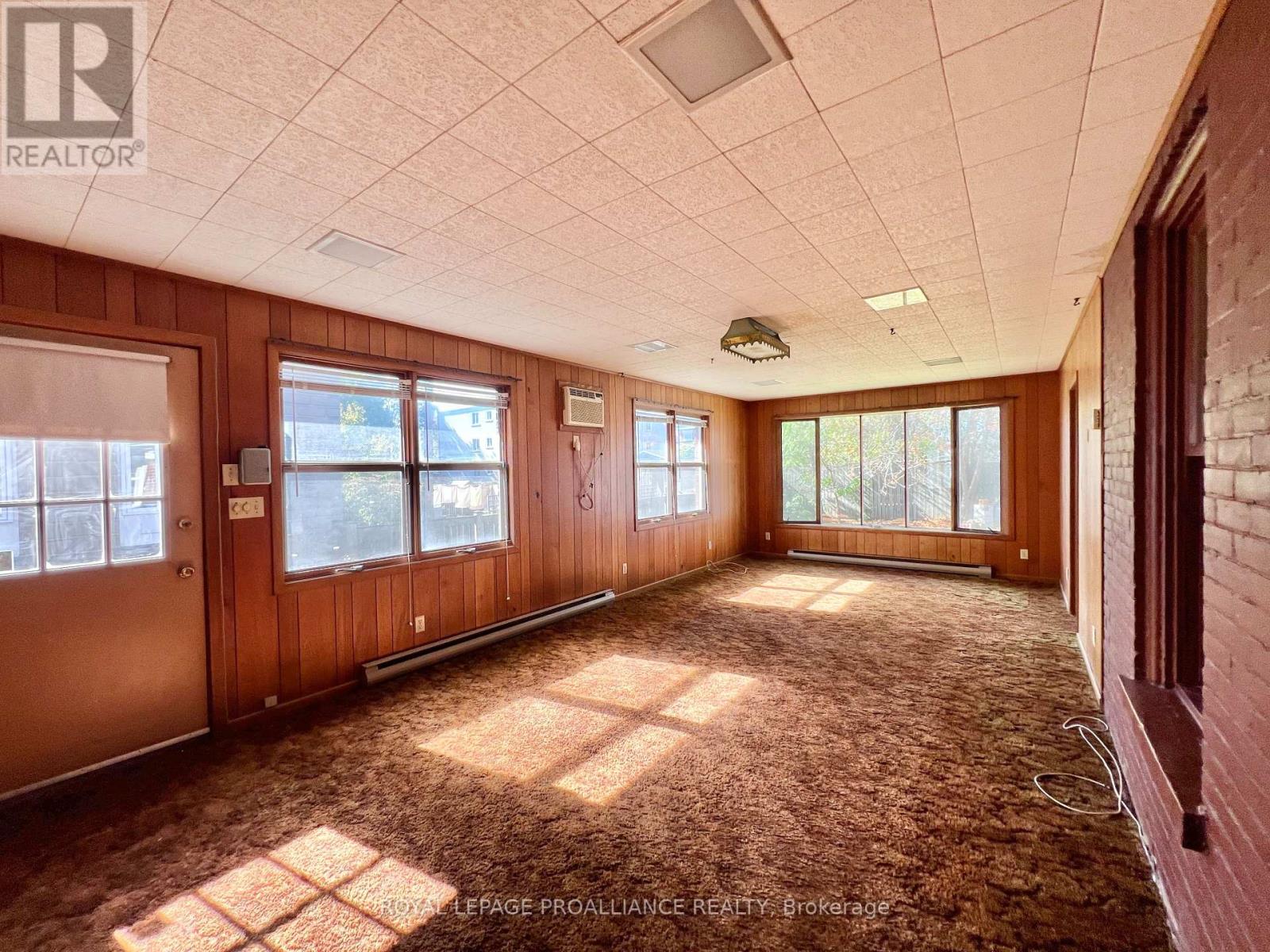 282 George Street, Belleville, Ontario  K8N 3H9 - Photo 14 - X12437628